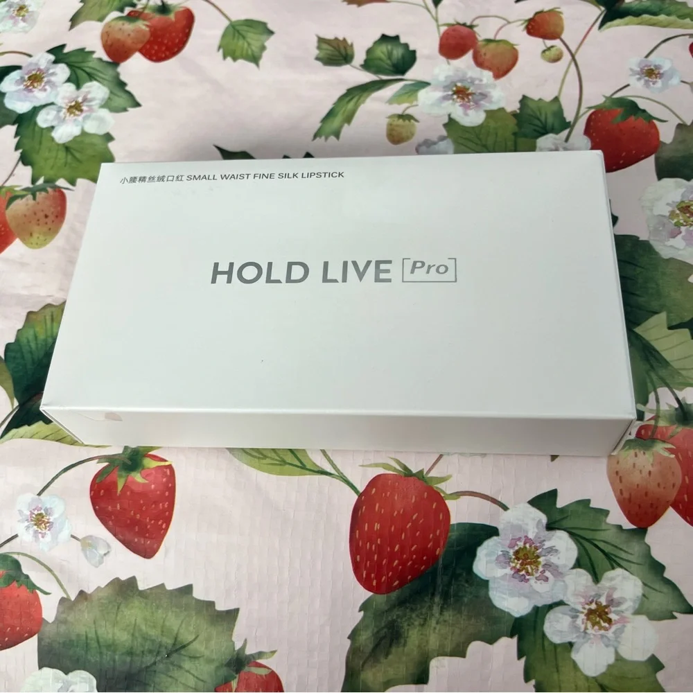 Classic Red Lipstick in Gorgeous Gold Packaging - Picture 4 of 14